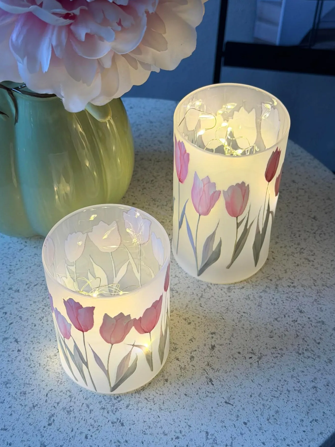 VIAMAJA Lysestager|Led Designlys<Tulipan stager med led lys - 2stk.