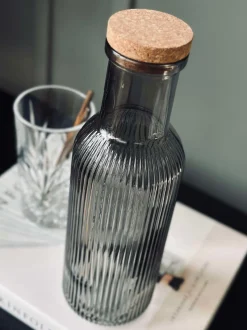 VIAMAJA Kander Og Karafler<Vandflaske med korkprop – Stone 1 ltr.
