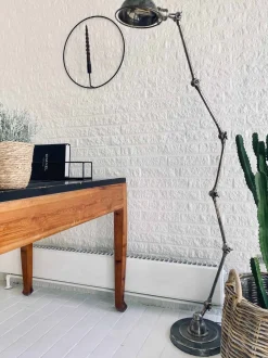 VIAMAJA Lysestager|Interiør<Cirkel stage – Sort – Ø 44 cm
