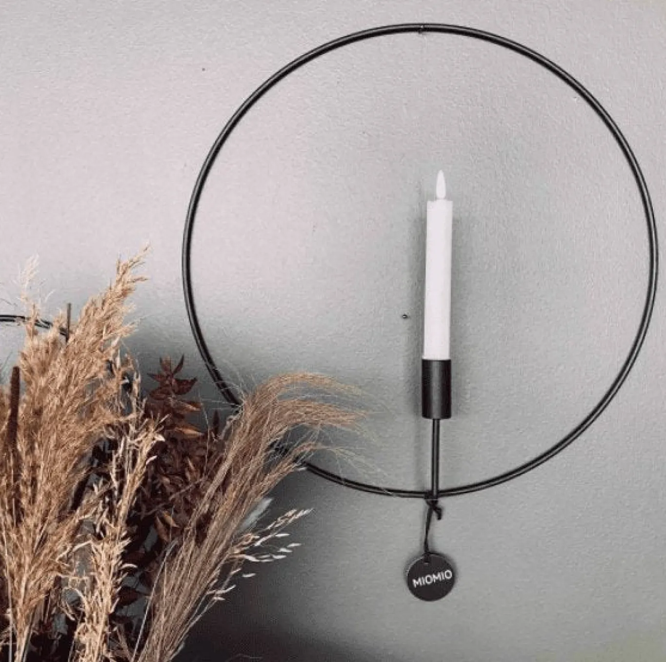VIAMAJA Lysestager|Interiør<Cirkel stage – Sort – Ø 44 cm