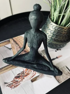 VIAMAJA Interiør|Pynte Genstande<YOGA - Black Lady No.4