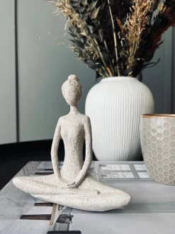 VIAMAJA Interiør|Pynte Genstande<YOGA - Small white Lady