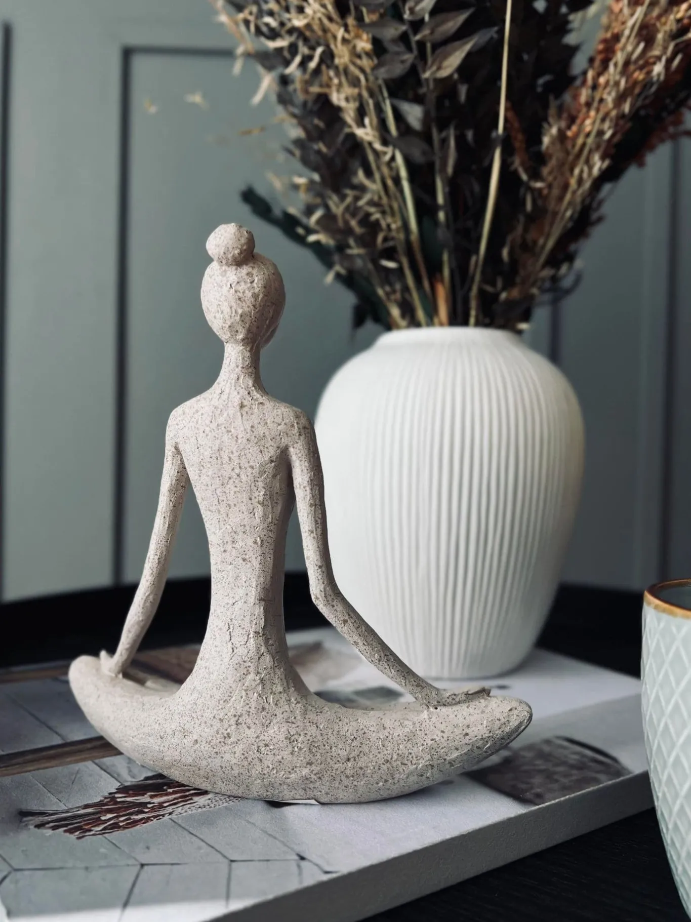 VIAMAJA Interiør|Pynte Genstande<YOGA - White Lady No.4