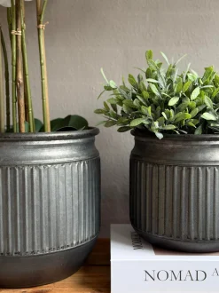 VIAMAJA Urtepotter|Kurve Og Potter<Zink potte med riller – 3 stk.